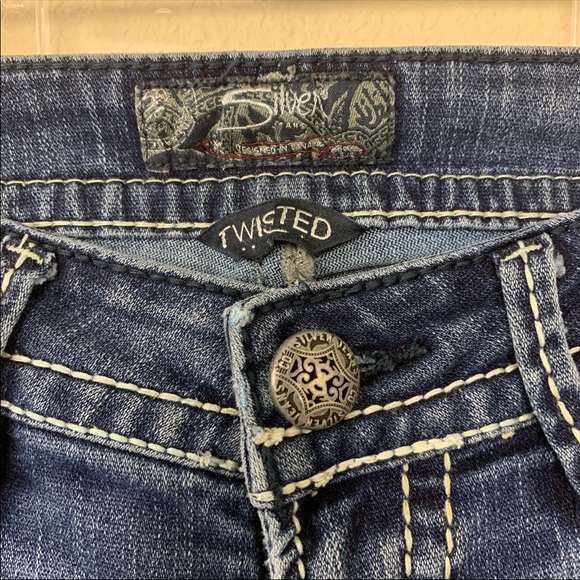 Dark Wash Silver bootcut Jeans w/ Jeweled Pockets - Picture 7 of 8